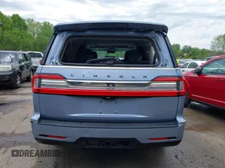 2021 Lincoln Navigator Black Label z VIN 5LMJJ3TT9MEL04485, wystawiony jako IAAI lot #42076087 z przebiegiem 69 704 mil mil oraz . Historia ofert i sprzedaży dostępna na DreamBid. Obrazek 16.