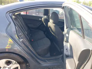 2016 Kia Forte LX z VIN KNAFK4A68G5477333, wystawiony jako IAAI lot #42196777 z przebiegiem 77 805 mil mil oraz . Historia ofert i sprzedaży dostępna na DreamBid. Obrazek 8.