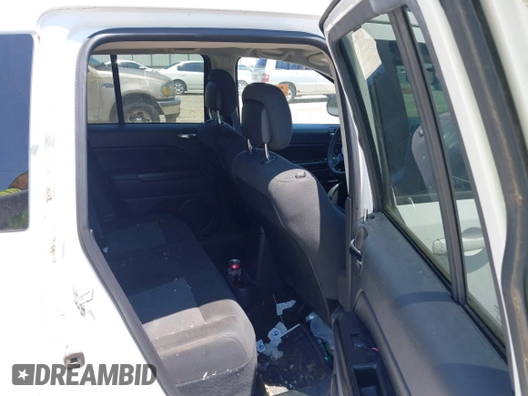 2016 Jeep Compass Sport с VIN 1C4NJCBA0GD569119, выставлен на аукционе IAAI как лот 42585329 с пробегом Не указан миль и . История ставок и продаж доступна на DreamBid. Изображение 8.