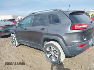 2017 Jeep Cherokee Trailhawk z VIN 1C4PJMBS0HW649422, wystawiony jako IAAI lot #41696815 z przebiegiem 62 185 mil mil oraz . Historia ofert i sprzedaży dostępna na DreamBid. Obrazek 15.