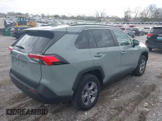 2022 Toyota RAV4 XLE with VIN 2T3P1RFV0NW270223, listed as a IAAI auction lot 41884581 with 20,832 mi miles. Bid and sale history available at carsss.com. Image 4.