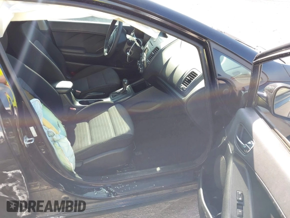2016 Kia Forte LX z VIN KNAFK5A8XG5572547, wystawiony jako IAAI lot #42087463 z przebiegiem 65 941 mil mil oraz . Historia ofert i sprzedaży dostępna na DreamBid. Obrazek 5.