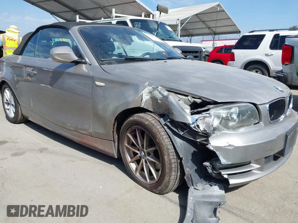 2011 BMW 1 Series 128i с VIN WBAUN1C56BVH82939, выставлен на аукционе IAAI как лот 41700305 с пробегом 91 792 миль миль и . История ставок и продаж доступна на DreamBid. Изображение 1.