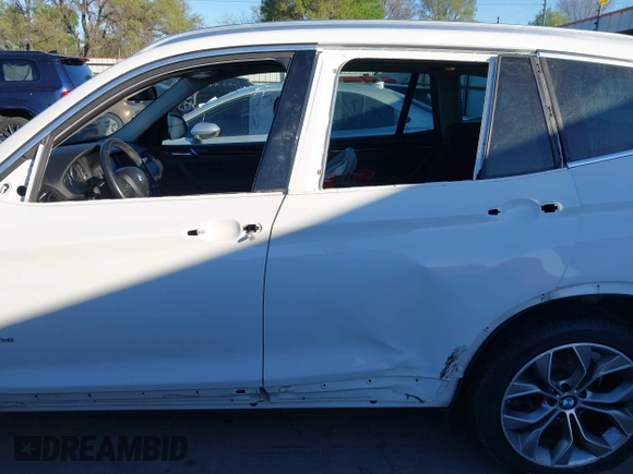 2017 BMW X3 xDrive28i z VIN 5UXWX9C50H0T08829, wystawiony jako IAAI lot #41815714 z przebiegiem 79 120 mil mil oraz . Historia ofert i sprzedaży dostępna na DreamBid. Obrazek 15.