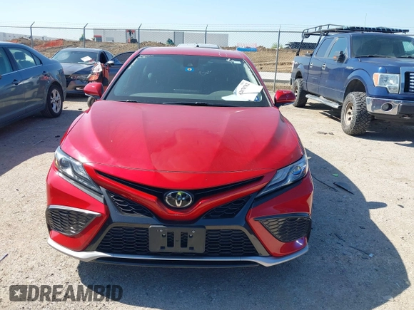 2022 Toyota Camry XSE z VIN 4T1K61AK1NU006141, wystawiony jako IAAI lot #42078782 z przebiegiem 55 637 mil mil oraz . Historia ofert i sprzedaży dostępna na DreamBid. Obrazek 12.