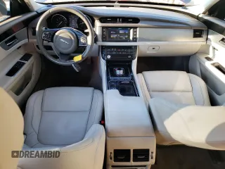 2016 Jaguar XF 35t Premium with VIN SAJBJ4BV0GCY20966, listed as a Copart auction lot 85103554 with 121,298 mi miles and Clean Title. Bid and sale history available at carsss.com. Image 8.