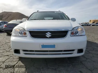 2006 Suzuki Forenza z VIN KL5JD86Z86K256922, wystawiony jako Copart lot #42201125 z przebiegiem 39 043 mil mil oraz Tytuł czysty. Historia ofert i sprzedaży dostępna na DreamBid. Obrazek 5.