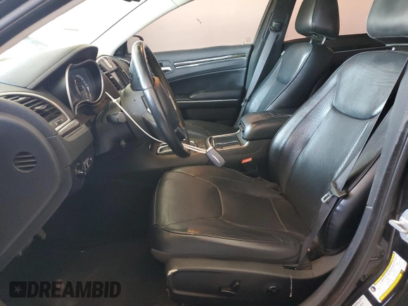 2015 Chrysler 300 C with VIN 2C3CCAET4FH772748, listed as a Copart auction lot 61331724 with 97,856 mi miles and Salvage Title. Bid and sale history available at DreamBid. Image 7.