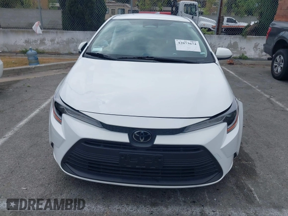 2023 Toyota Corolla LE z VIN JTDB4MEE7PJ001532, wystawiony jako IAAI lot #42073674 z przebiegiem 32 962 mil mil oraz . Historia ofert i sprzedaży dostępna na DreamBid. Obrazek 12.