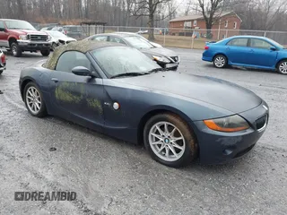2004 BMW Z4 2.5i z VIN 4USBT33554LR67386, wystawiony jako IAAI lot #41454676 z przebiegiem 96 945 mil mil oraz . Historia ofert i sprzedaży dostępna na DreamBid. Obrazek 1.