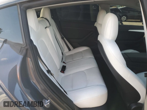 2022 Tesla Model 3 z VIN 5YJ3E1EA1NF337727, wystawiony jako Copart lot #51175655 z przebiegiem 40 551 mil mil oraz Szkoda całkowita • Salvage title. Historia ofert i sprzedaży dostępna na DreamBid. Obrazek 10.