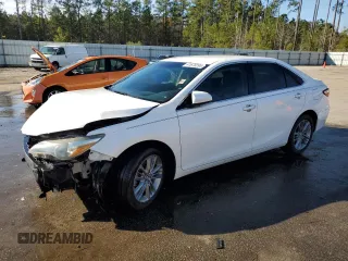2015 Toyota Camry XLE with VIN 4T1BF1FK6FU112580, listed as a Copart auction lot 41678295 with 45,112 mi miles and Salvage Title. Bid and sale history available at carsss.com. Image 1.