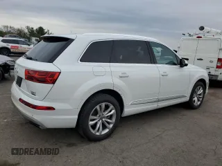 2017 Audi Q7 Premium Plus with VIN WA1LAAF7XHD025815, listed as a Copart auction lot 52517995 with 129,169 mi miles and Clean Title. Bid and sale history available at carsss.com. Image 3.