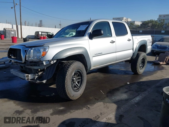 2008 Toyota Tacoma z VIN 5TELU42N88Z560362, wystawiony jako IAAI lot #41410260 z przebiegiem 164 329 mil mil oraz . Historia ofert i sprzedaży dostępna na DreamBid. Obrazek 2.