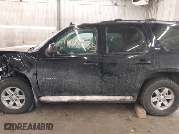 2012 GMC Yukon SLT with VIN 1GKS2CE02CR159894, listed as a IAAI auction lot 41686663 with 189,965 mi miles. Bid and sale history available at carsss.com. Image 15.