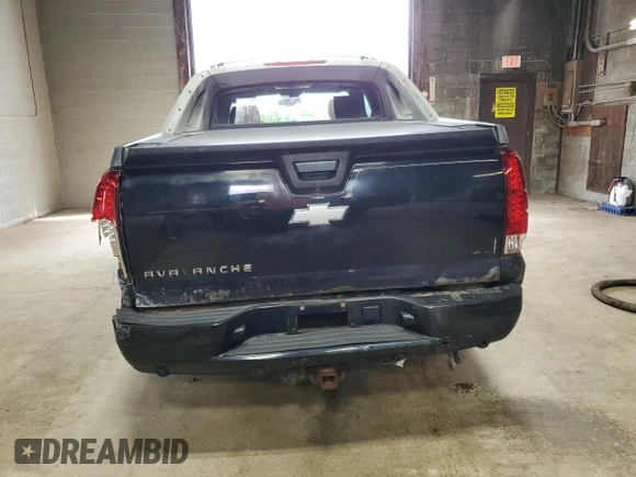2009 Chevrolet Avalanche LTZ z VIN 3GNFK32099G228064, wystawiony jako Copart lot #55728085 z przebiegiem 162 389 mil mil oraz Szkoda całkowita • Salvage title. Historia ofert i sprzedaży dostępna na DreamBid. Obrazek 6.