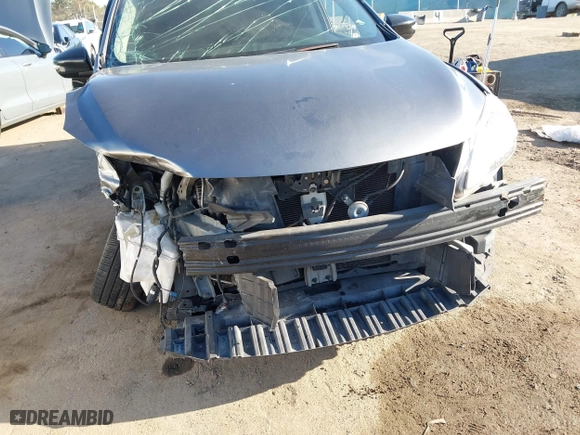 2015 Nissan Sentra S with VIN 3N1AB7AP4FY372638, listed as a IAAI auction lot 42004029 with 152,466 mi miles. Bid and sale history available at carsss.com. Image 6.