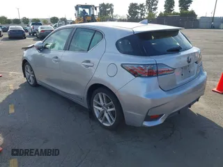 2015 Lexus CT 200h z VIN JTHKD5BH8F2224030, wystawiony jako IAAI lot #41624510 z przebiegiem 95 176 mil mil oraz . Historia ofert i sprzedaży dostępna na DreamBid. Obrazek 3.