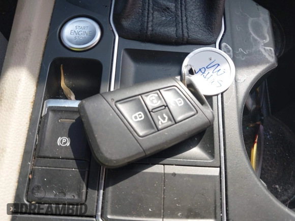 2020 Volkswagen Atlas SE z VIN 1V2WR2CA8LC503891, wystawiony jako IAAI lot #42350826 z przebiegiem 88 306 mil mil oraz . Historia ofert i sprzedaży dostępna na DreamBid. Obrazek 11.