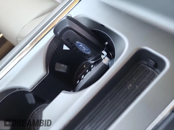 2021 Ford Expedition XLT с VIN 1FMJU1JT2MEA63404, выставлен на аукционе IAAI как лот 42631099 с пробегом 98 150 миль миль и . История ставок и продаж доступна на DreamBid. Изображение 11.
