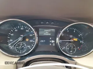 2008 Mercedes-Benz R 3.5L with VIN 4JGCB56E58A074460, listed as a Copart auction lot 84403464 with 296,644 mi miles and Salvage Title. Bid and sale history available at DreamBid. Image 9.