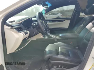2013 Cadillac XTS Platinum z VIN 2G61V5S38D9204439, wystawiony jako Copart lot #53886495 z przebiegiem 89 940 mil mil oraz Szkody całkowita. Historia ofert i sprzedaży dostępna na DreamBid. Obrazek 7.