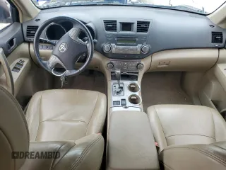 2010 Toyota Highlander Sport with VIN 5TDXK3EH0AS002287, listed as a Copart auction lot 52805395 with 232,357 mi miles and Salvage title. Bid and sale history available at DreamBid. Image 8.