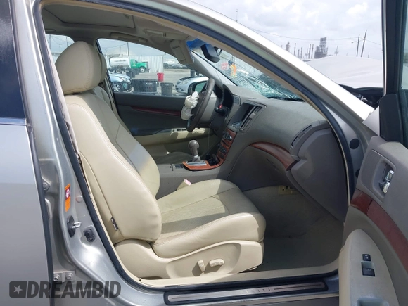 2008 Infiniti G35 Journey with VIN JNKBV61E58M226917, listed as a IAAI auction lot 42081666 with 171,019 mi miles. Bid and sale history available at carsss.com. Image 5.