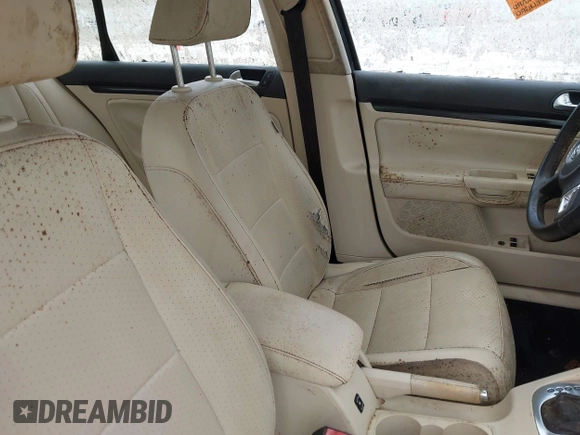 2010 Volkswagen Jetta Limited Edition with VIN 3VWRZ7AJ5AM015232, listed as a IAAI auction lot 42784607 with Not provided miles and . Bid and sale history available at DreamBid. Image 13.