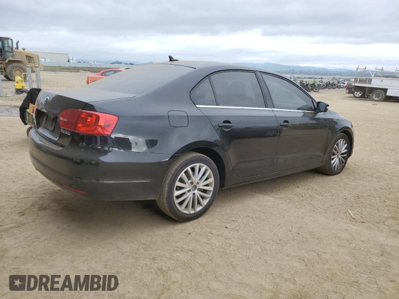 2011 Volkswagen Jetta SEL z VIN 3VWLX7AJ5BM370060, wystawiony jako Copart lot #50052585 z przebiegiem 157 629 mil mil oraz Szkoda całkowita • Salvage title. Historia ofert i sprzedaży dostępna na DreamBid. Obrazek 3.