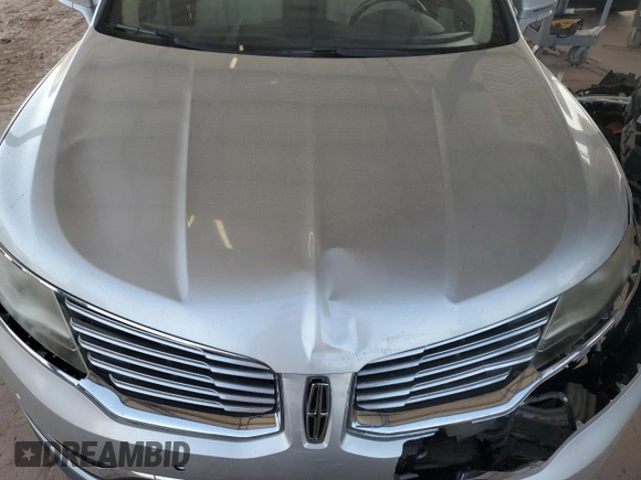 2016 Lincoln MKX Reserve z VIN 2LMTJ6LP3GBL61852, wystawiony jako Copart lot #47401795 z przebiegiem Nie podano mil oraz Szkoda całkowita • Salvage title. Historia ofert i sprzedaży dostępna na DreamBid. Obrazek 11.