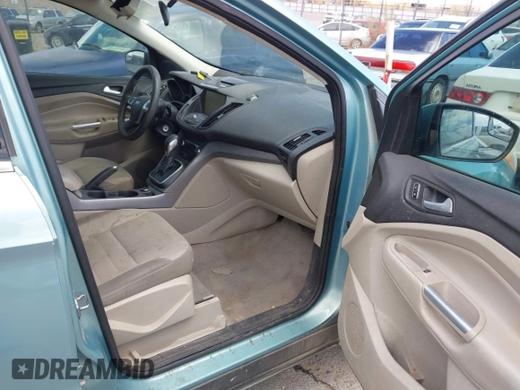 2013 Ford Escape SE with VIN 1FMCU0G95DUC62418, listed as a IAAI auction lot 42081461 with 139,062 mi miles. Bid and sale history available at carsss.com. Image 5.