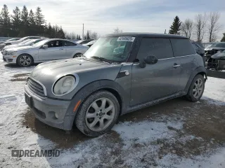 2009 MINI Cooper Hardtop with VIN WMWMF33509TW78958, listed as a Copart auction lot 42495625 with 273,694 mi miles and Clean Title. Bid and sale history available at carsss.com. Image 1.