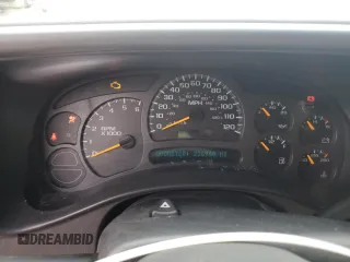 2003 Chevrolet Suburban LT z VIN 1GNFK16Z63J268766, wystawiony jako Copart lot #54192505 z przebiegiem 236 968 mil mil oraz Nie do naprawy • Non repairable. Historia ofert i sprzedaży dostępna na DreamBid. Obrazek 9.