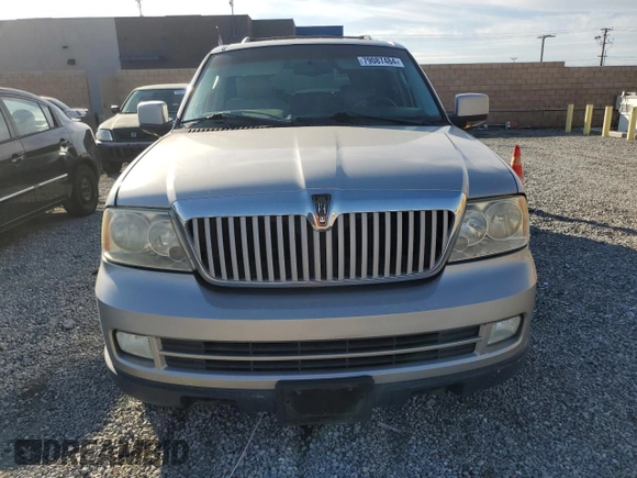 2005 Lincoln Navigator Luxury z VIN 5LMFU27545LJ04257, wystawiony jako Copart lot #79087484 z przebiegiem 160 321 mil mil oraz Czysty tytuł • Clean title. Historia ofert i sprzedaży dostępna na DreamBid. Obrazek 5.