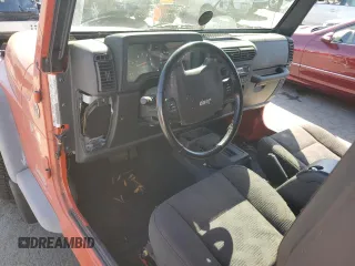 2005 Jeep Wrangler X with VIN 1J4FA39S15P331269, listed as a Copart auction lot 72787684 with 0 mi miles and Salvage Title. Bid and sale history available at carsss.com. Image 8.