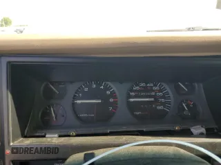 1996 Jeep Cherokee SE z VIN 1J4FJ28S7TL270218, wystawiony jako Copart lot #55302885 z przebiegiem 239 209 mil mil oraz Szkoda całkowita • Salvage title. Historia ofert i sprzedaży dostępna na DreamBid. Obrazek 9.
