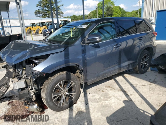 2018 Toyota Highlander LE z VIN 5TDZZRFH8JS235257, wystawiony jako Copart lot #56845205 z przebiegiem 136 194 mil mil oraz Szkoda całkowita • Salvage title. Historia ofert i sprzedaży dostępna na DreamBid. Obrazek 1.
