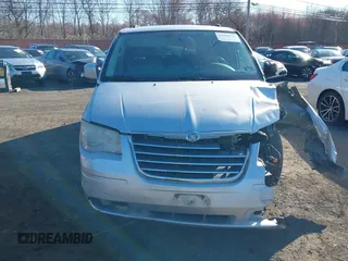 2010 Chrysler Town & Country Touring with VIN 2A4RR5D14AR359169, listed as a IAAI auction lot 41900856 with 204,595 mi miles and . Bid and sale history available at DreamBid. Image 12.