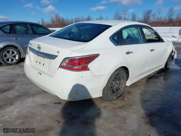 2015 Nissan Altima 2.5 with VIN 1N4AL3AP7FC284376, listed as a IAAI auction lot 41654403 with 94,321 mi miles. Bid and sale history available at carsss.com. Image 4.