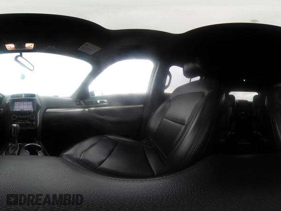 2019 Ford Explorer XLT с VIN 1FM5K8D88KGA86159, выставлен на аукционе IAAI как лот 42513369 с пробегом 52 614 миль миль и . История ставок и продаж доступна на DreamBid. Изображение 18.