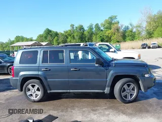 2008 Jeep Patriot Sport z VIN 1J8FT28WX8D519480, wystawiony jako IAAI lot #42119775 z przebiegiem 162 594 mil mil oraz . Historia ofert i sprzedaży dostępna na DreamBid. Obrazek 14.