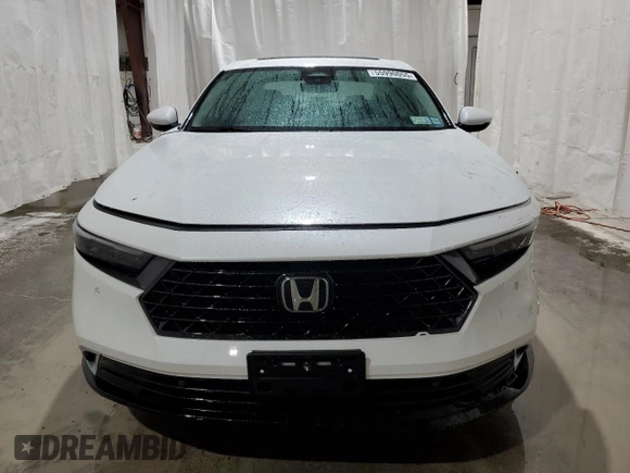2024 Honda Accord Touring z VIN 1HGCY2F84RA035244, wystawiony jako Copart lot #55990055 z przebiegiem 8 414 mil mil oraz Szkoda całkowita • Salvage title. Historia ofert i sprzedaży dostępna na DreamBid. Obrazek 5.