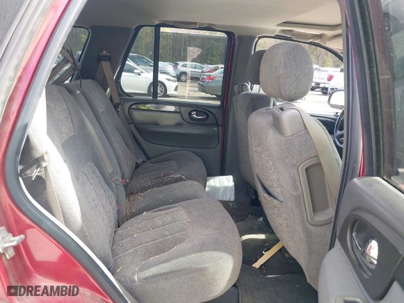 2004 GMC Envoy SLE with VIN 1GKDT13S942344209, listed as a IAAI auction lot 40727827 with 181,072 mi miles. Bid and sale history available at carsss.com. Image 8.
