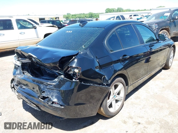 2014 BMW 3 Series 328i с VIN WBA3A5G54ENP32289, выставлен на аукционе IAAI как лот 42316443 с пробегом Не указан миль и . История ставок и продаж доступна на DreamBid. Изображение 4.