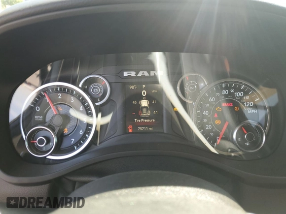 2019 Ram 1500 Big Horn z VIN 1C6RREFT7KN650890, wystawiony jako Copart lot #57596005 z przebiegiem 75 711 mil mil oraz Szkoda całkowita • Salvage title. Historia ofert i sprzedaży dostępna na DreamBid. Obrazek 9.