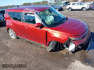 2021 Kia Soul LX with VIN KNDJ23AU1M7789211, listed as a IAAI auction lot 41553315 with 38,357 mi miles. Bid and sale history available at carsss.com. Image 1.