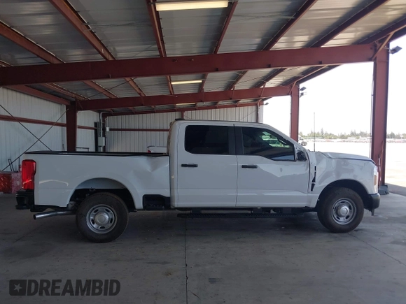 2024 Ford F-250 XL с VIN 1FT7W2AA4REF90588, выставлен на аукционе IAAI как лот 42510225 с пробегом 925 миль миль и . История ставок и продаж доступна на DreamBid. Изображение 14.