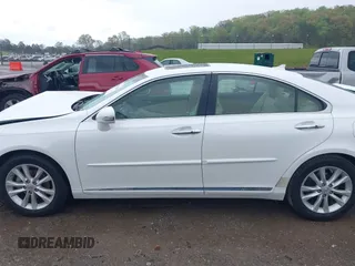2010 Lexus ES with VIN JTHBK1EG0A2371565, listed as a IAAI auction lot 42011638 with 82,255 mi miles. Bid and sale history available at carsss.com. Image 15.