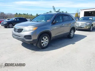 2011 Kia Sorento LX with VIN 5XYKTCA12BG123322, listed as a IAAI auction lot 41931012 with 148,765 mi miles. Bid and sale history available at carsss.com. Image 2.